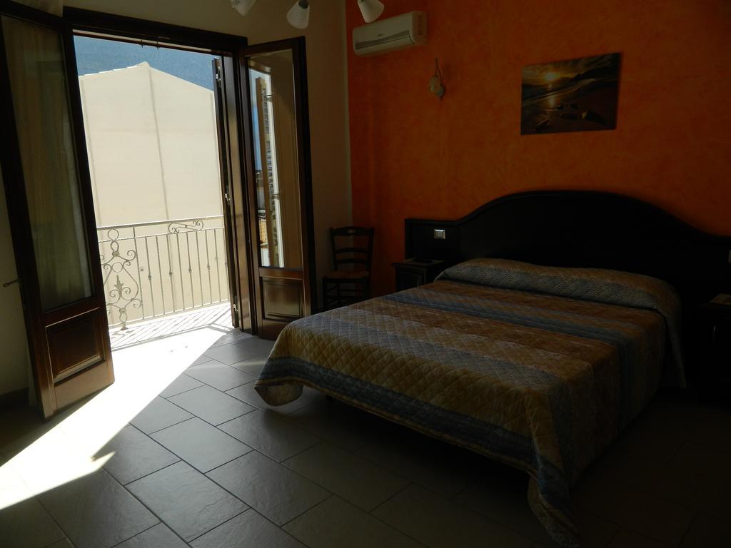 Baia Santa Margherita B&B Castelluzzo Szoba fotó